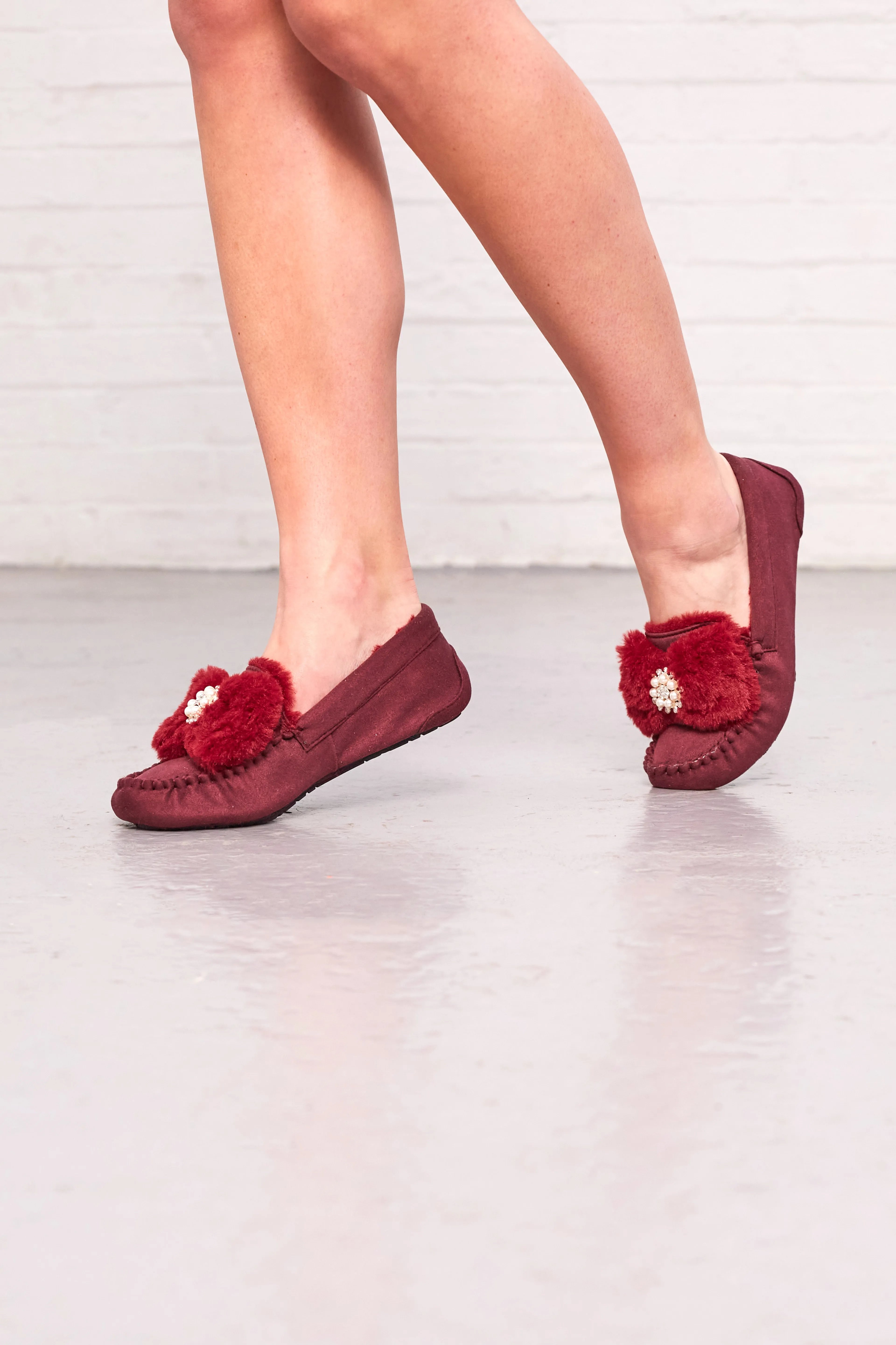 Brandwell Luxury Ladies Plush Moccasin Slippers Ruby 4-5