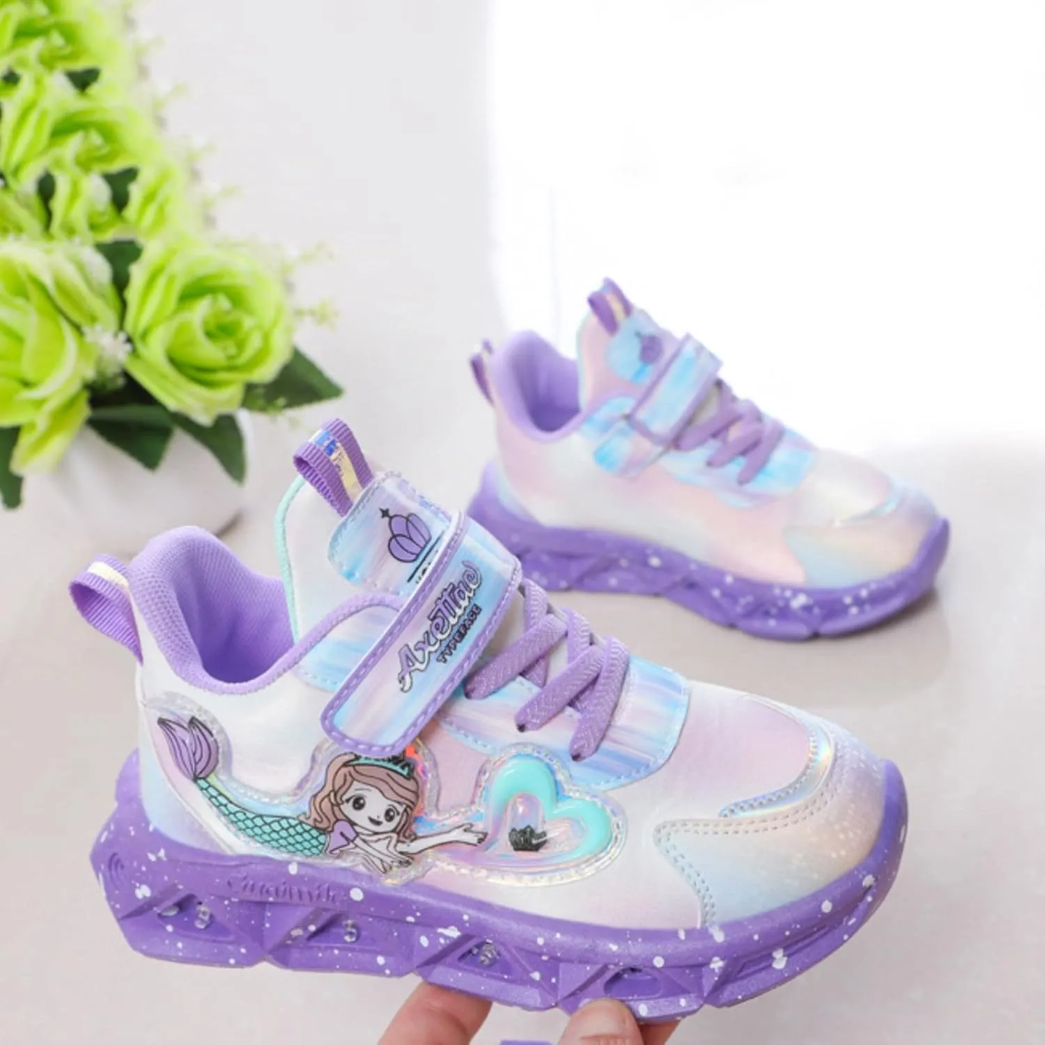 Children Sports Shoes with Lights Breathable Princess Lightweight Casual Lighting Kids Up Night High Heels for Girls