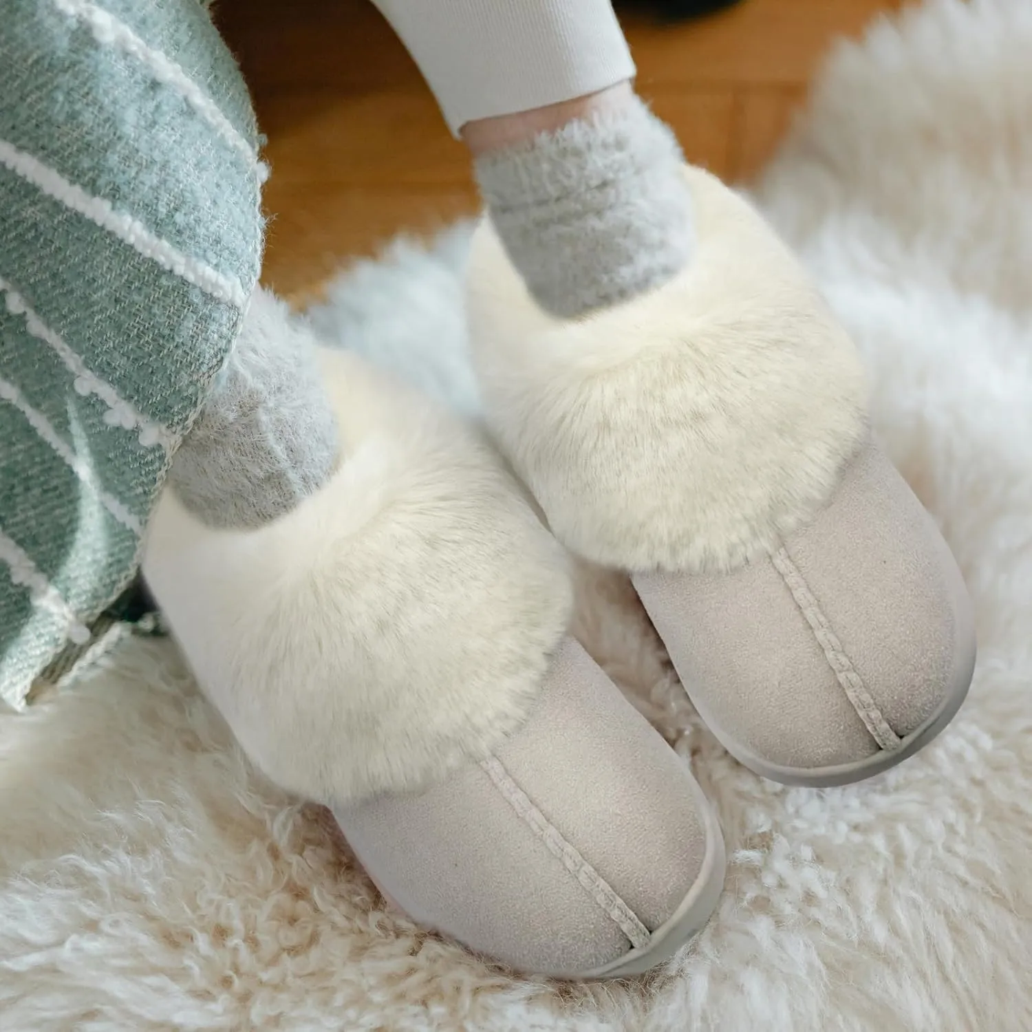 Fuzzy House Slippers for Kids Girls boys Soft Plush Platform House Shoes Memory Foam Warmth Slip-on Slippers Indoor Outdoor Big Kid