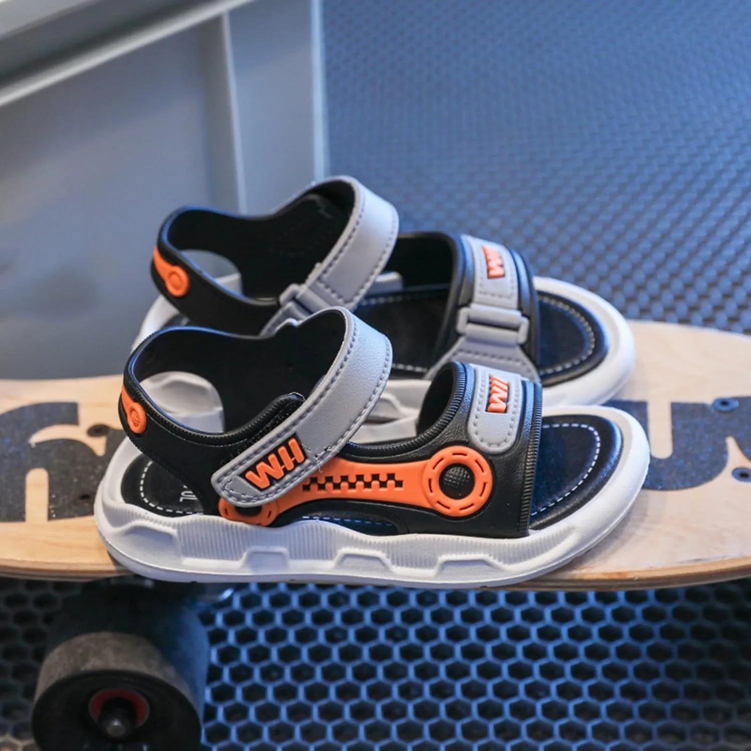 Kids Beach Sandal Lightweight Breathable Open-Toe Shoes for Boys and Girls Non-Slip Adjustable Straps Toddler Clogs