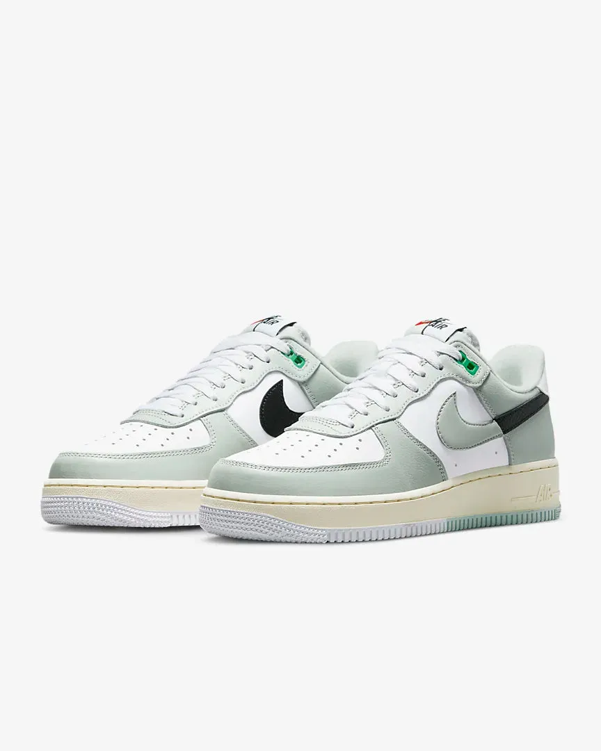 Nike Air Force 1 07 LV8 - Light Silver / White