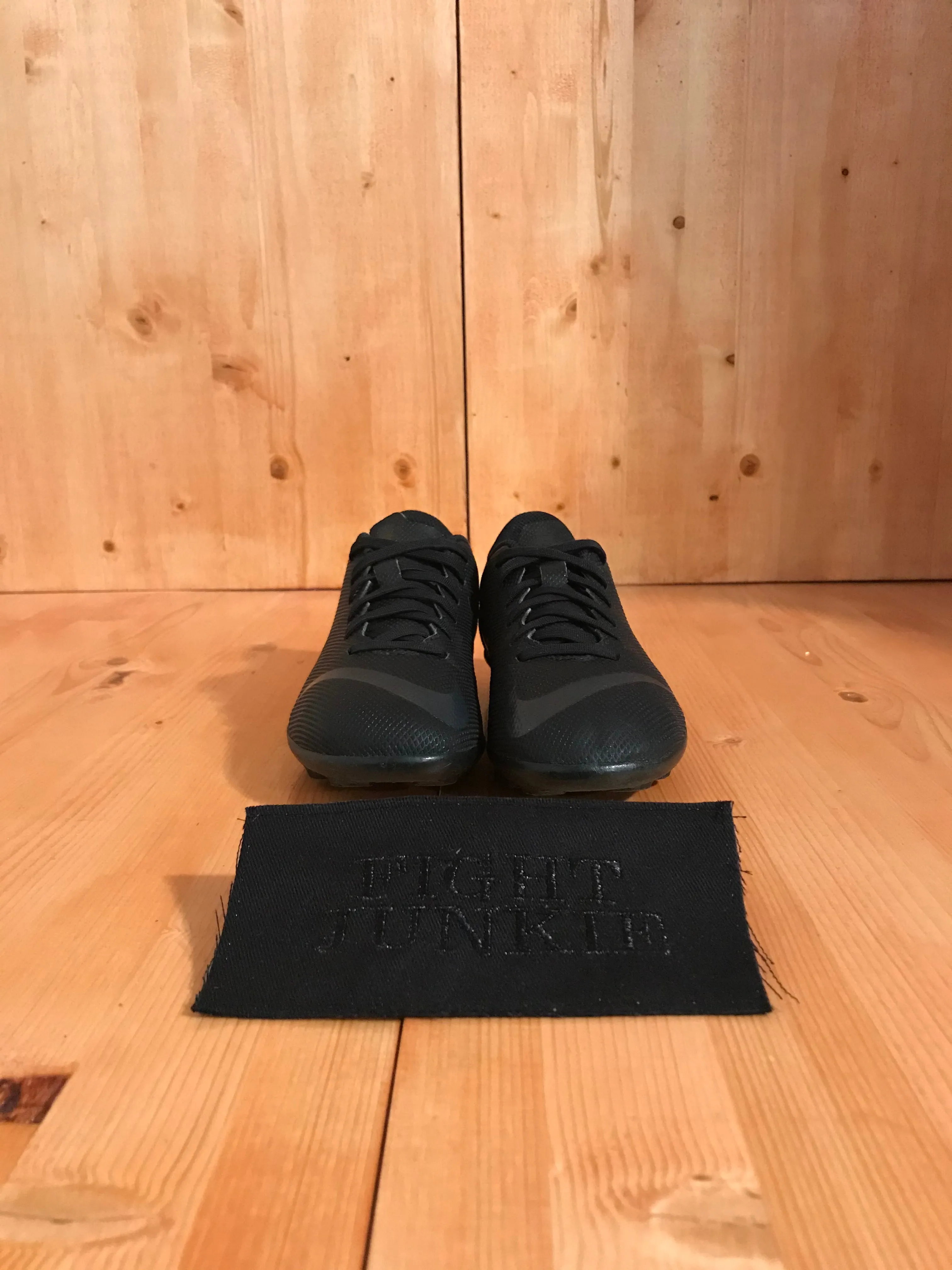 NIKE TRIPLE BLACK MERCURIAL VAPOR 12 CLUB MG Kids Size 2 Cleats